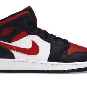 Nike Men's Black, Red, and White Sneakers
